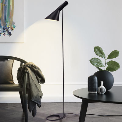 Arne Jacobsen Floor Lamp Living Room Studio minimalist lamp Black White design floor lamp(WH-VFL-02)